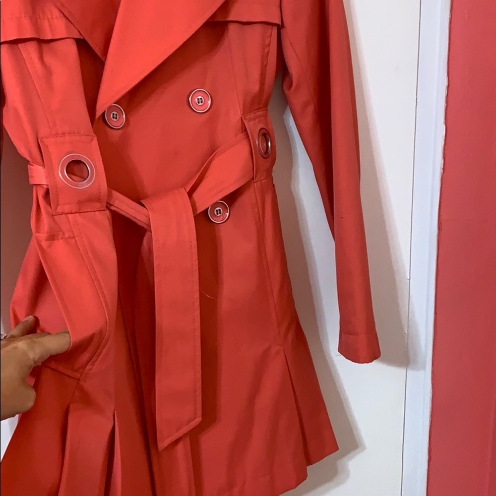Via Spiga trench